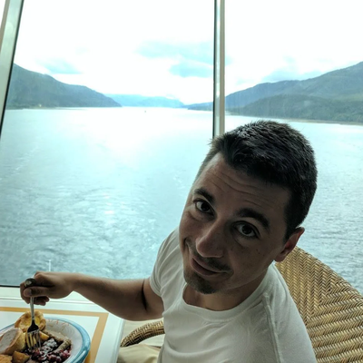 Alex Gorevski professional headshot